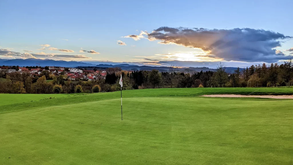 Allgäu Schloßgut Lenzfried Golfplatz Herbst Sonnenuntergang